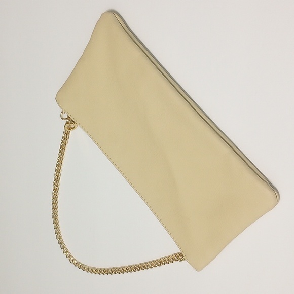 Salvatore Ferragamo Parfums Cream and Gold Chain Bag - Picture 4 of 9